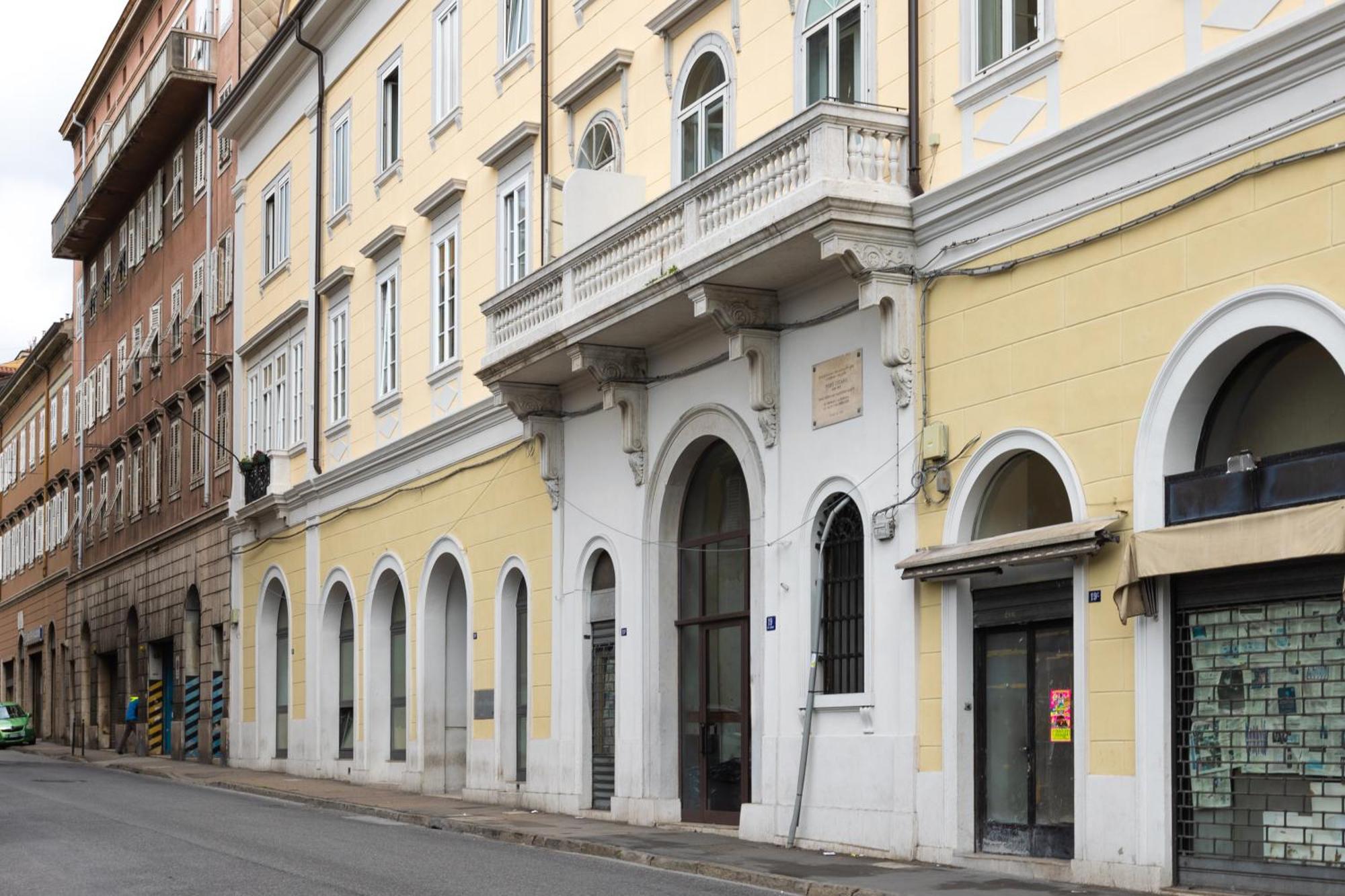 Arcobaleno Trieste Via Udine 19 Exterior foto